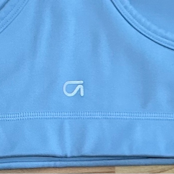 Like New GapFit Light Blue Sports Bra - size medium - Picture 3 of 5